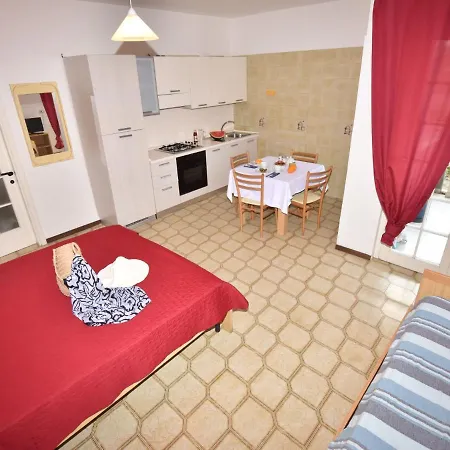 Marine- Palme- Ismare-11 By Interhome Apartman *